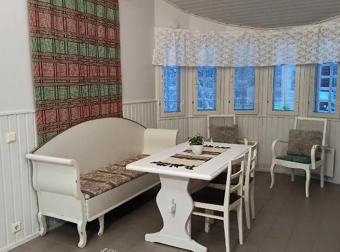 Nuorisokeskus Elba * كوكولا