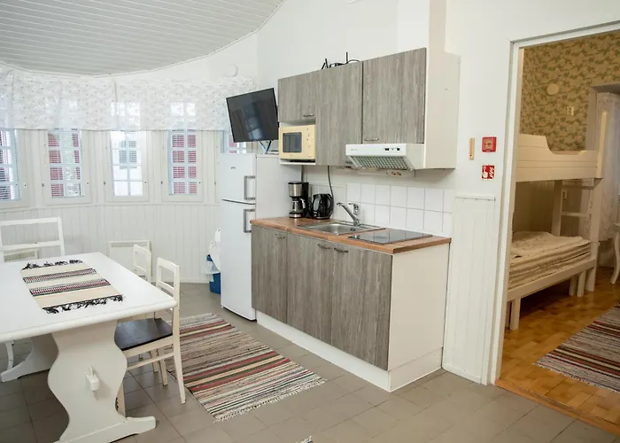 Nuorisokeskus Elba * كوكولا